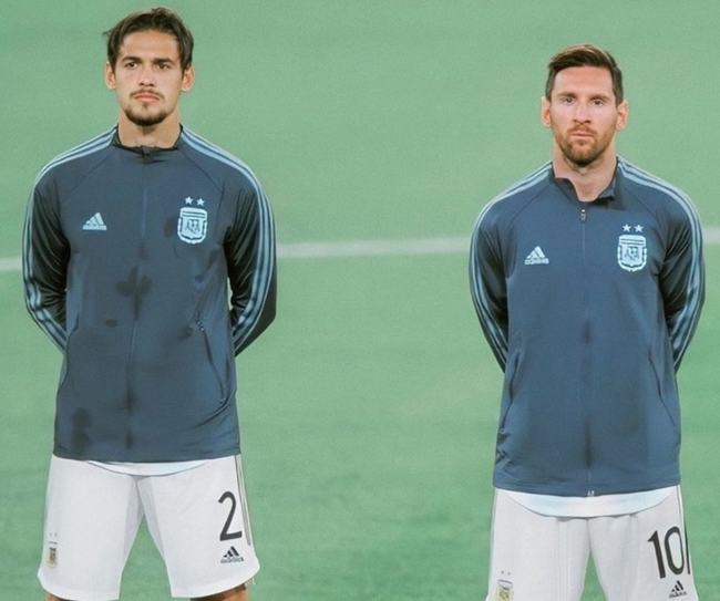 前锋终于找到射门感觉