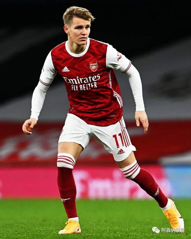 阿尔瓦拉多工资曝光：仅450万美元引发关注（阿尔瓦拉多年薪揭晓：仅450万美元引发热议）