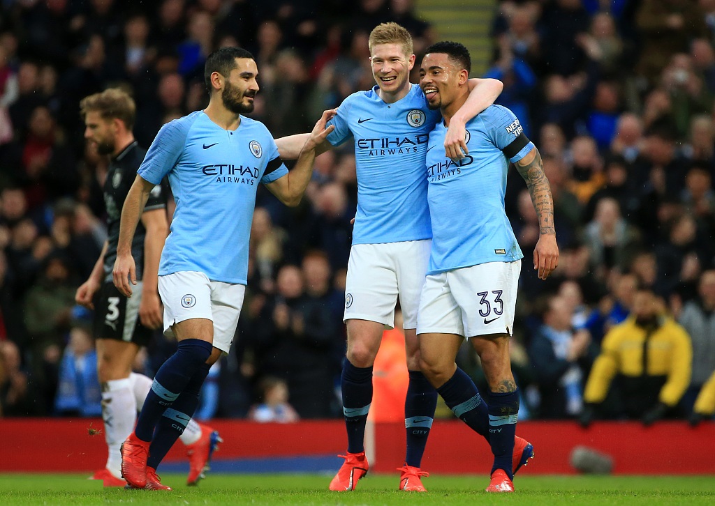 世俱杯夺冠赔率：巴黎1赔2.37领跑 皇马紧追（世俱杯夺冠赔率：巴黎1赔2.37居首，皇马紧随其后）