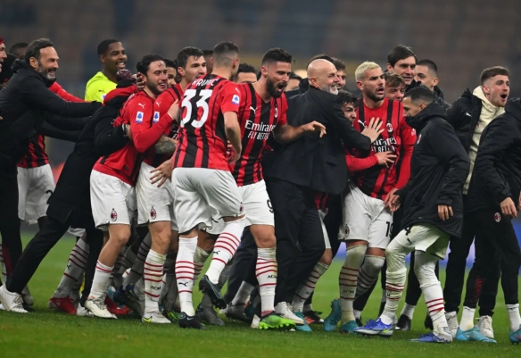 足球世界杯吉祥物亮相，造型引网友热评（世界杯吉祥物发布，外观引发网友热议）