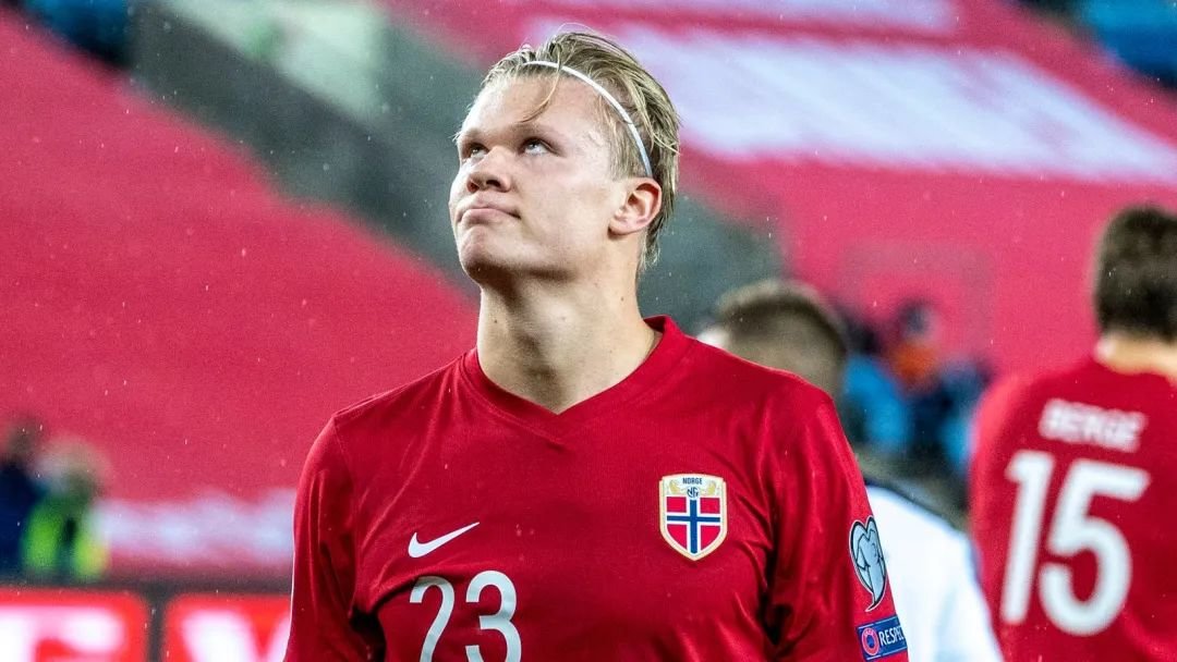 英超夺冠赔率更新：维拉冲至并列第三，阿森纳稳居第一（英超冠军赔率最新榜：阿森纳稳居榜首，维拉跃升至并列第三）