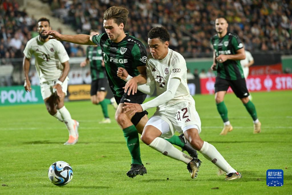 拉莫斯谈与C罗竞争首发：每个人都渴望获得更多出场时间（拉莫斯谈与C罗首发之争：人人都希望得到更多上场时间）