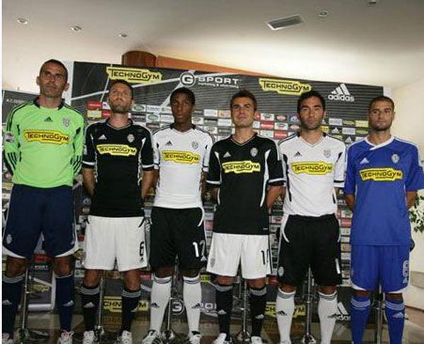 记者：道格拉斯-路易斯不愿加盟费内巴切，更愿意重返英超（记者：道格拉斯-路易斯无意去费内巴切，更倾向回归英超）