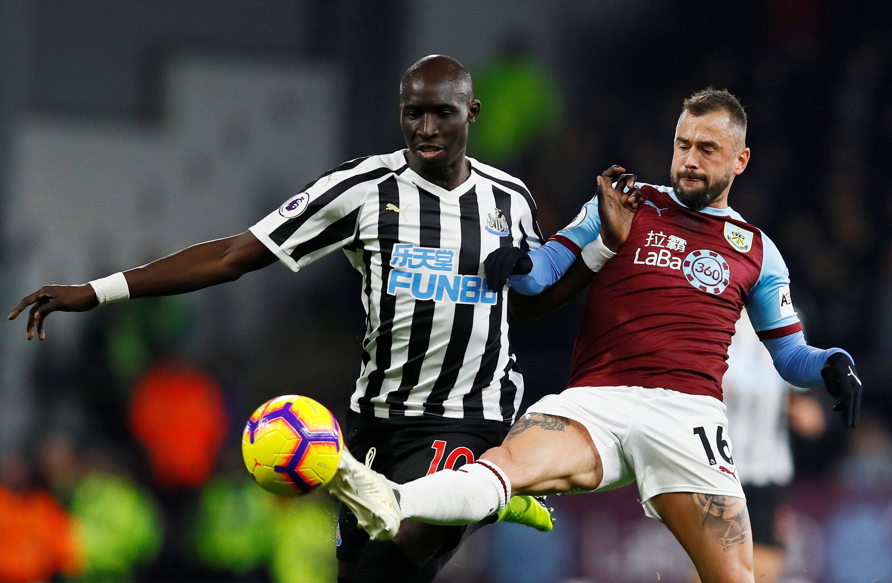 丹尼尔斯达成生涯第400次抢断，NBA历史第六年轻